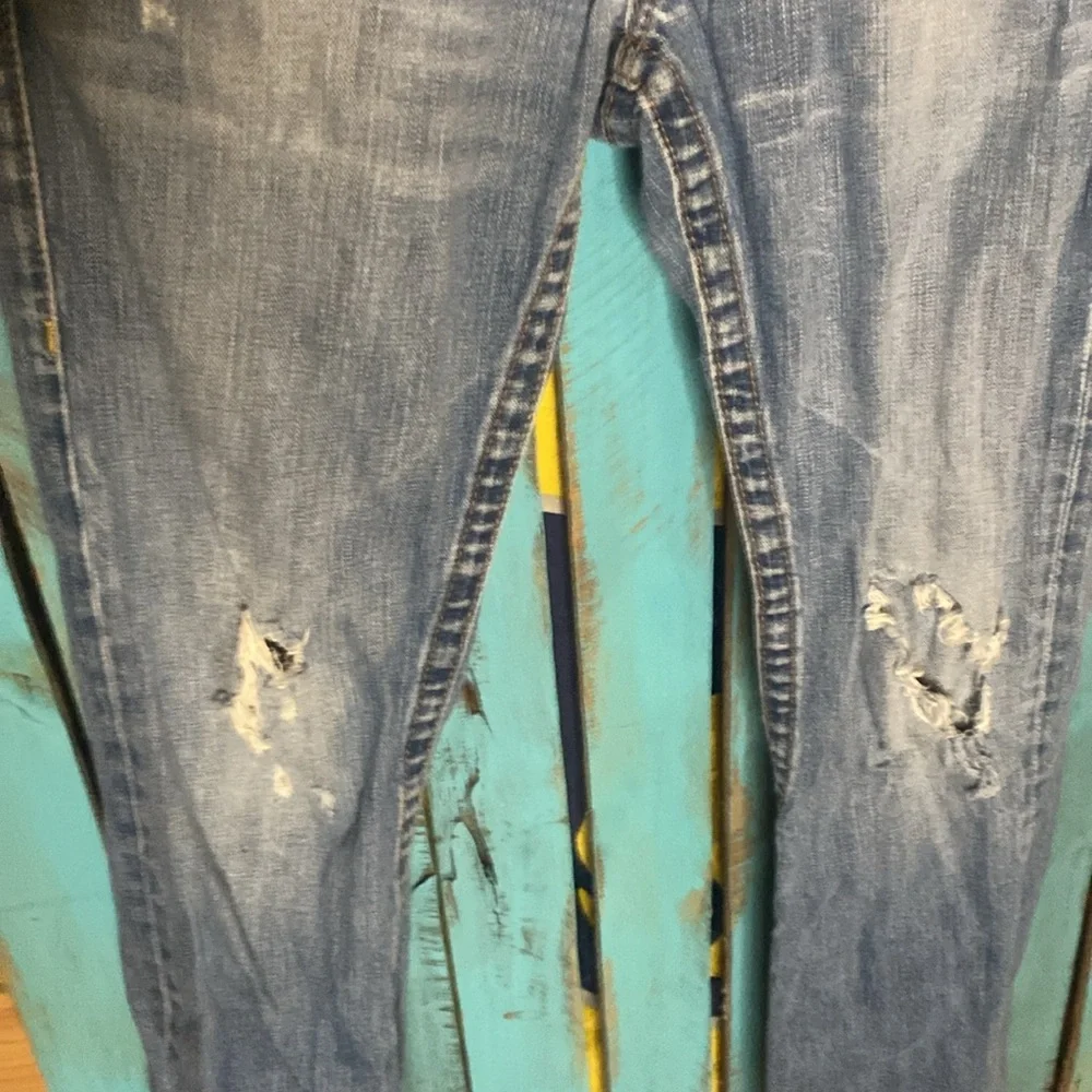 True Religion Billy button flap rear pockets distressed 31x30 holes wear USA